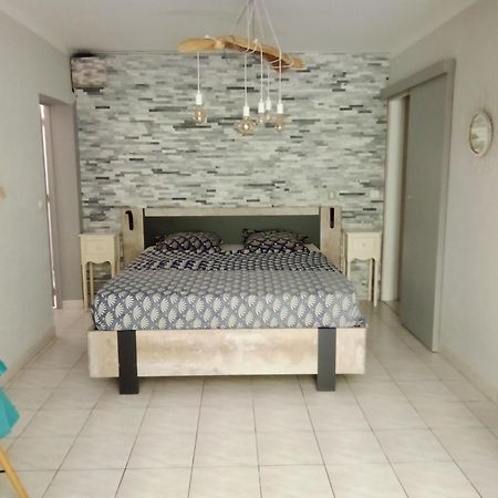 Jardin Et Bambous, Studio Cosy, Classe 2 Etoiles Марсейан Экстерьер фото